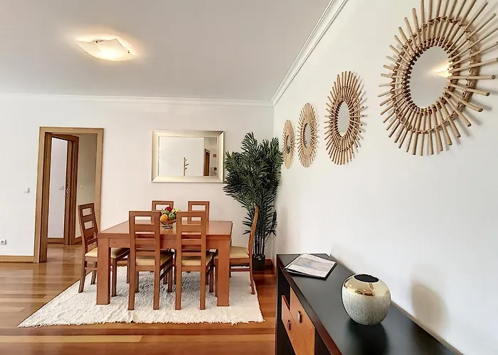Aidan Apartment By Lovelystay
